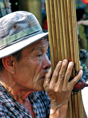 Musician from Isan (northeast Thailand)