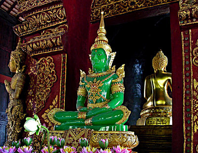 Green jade Buddha image