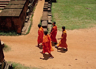 Monks entering the complex Angkor Thom