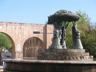 Tarascan fountain and acuaduct - Morelia
