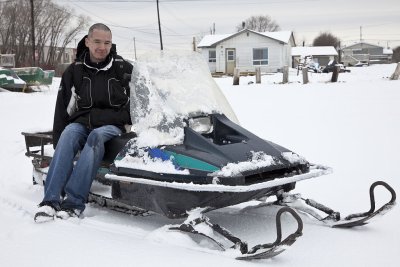 Peter Cheechoo snowmobiled across from Moose Factory 2009 April 25th