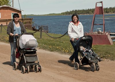 Baby strolling 2010 June 11