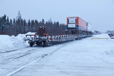 Freight heads past Butcher Street 2011 Jan 21