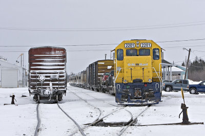 Freight 419 (left) beside passenger 622 in Moosonee