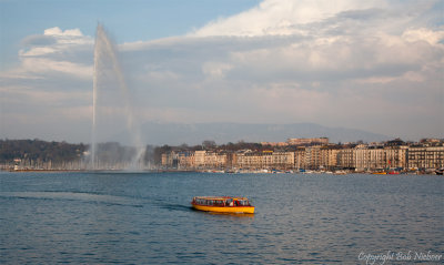Geneva waterspout and water taxi - April 4, 2009