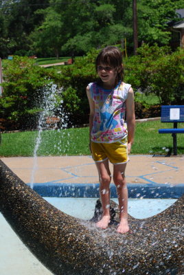 Helen Splashing in Water, 5-27-2012