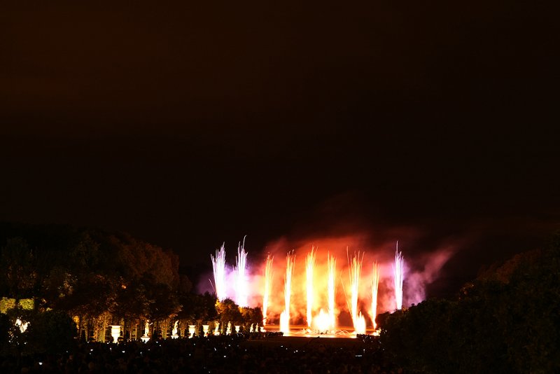 Feu dartifice dans le parc du chteau de Versailles  loccasion des Grandes Eaux Nocturnes
