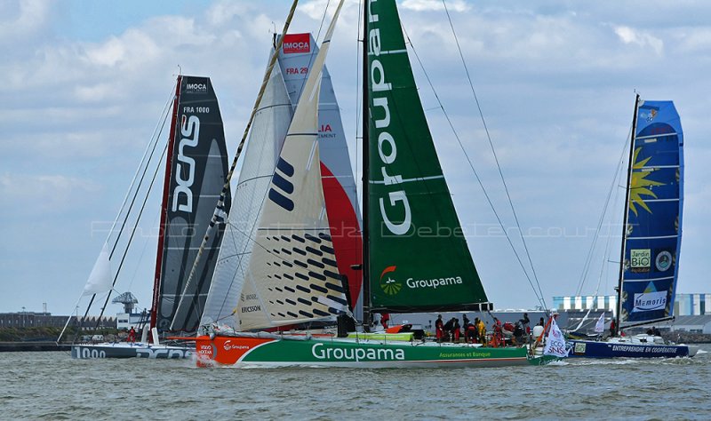 354 - Groupama 70 lors du record SNSM 2010 - MK3_8951_DxO WEB.jpg