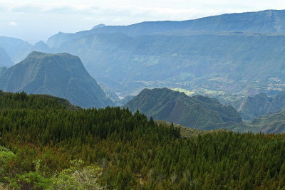 Cirque de Salazie - En montant vers le col des Boeufs, point de vue sur le cirque de Mafate