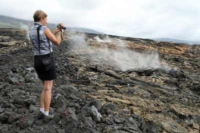 Ile de la Réunion - Sur la coulée de lave d'avril 2007, toujours chaude et fumante !