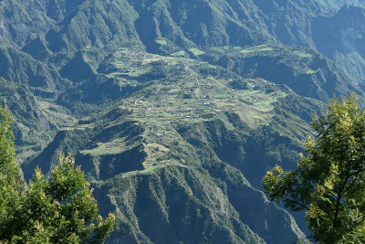 Le cirque de Cilaos vu depuis le point de vue La fentres des Makes