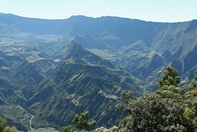 Le cirque de Cilaos vu depuis le point de vue La fentres des Makes