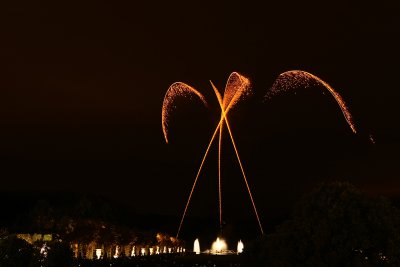 Feu d'artifice dans le parc du chteau de Versailles  l'occasion des Grandes Eaux Nocturnes