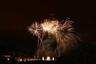 Feu d'artifice dans le parc du chteau de Versailles  l'occasion des Grandes Eaux Nocturnes