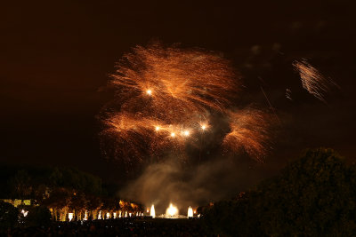 Feu d'artifice dans le parc du chteau de Versailles  l'occasion des Grandes Eaux Nocturnes