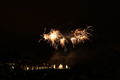 Feu d'artifice dans le parc du chteau de Versailles  l'occasion des Grandes Eaux Nocturnes