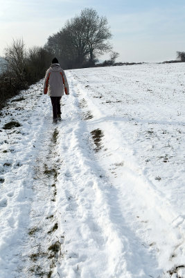 Randonne dans la campagne enneige prs de Magny-en-Vexin