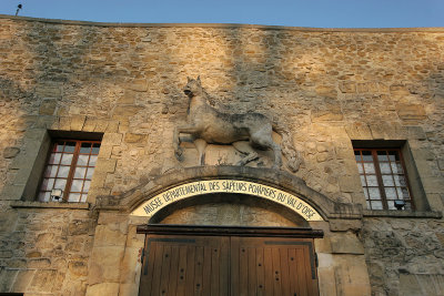 Les écuries du château de Grouchy hébergent le Musée Départemental des Sapeurs Pompiers du Val d'Oise