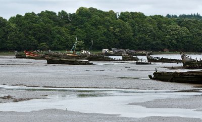 Le cimetire de bateaux de Kerhervy sur la rivire Le Blavet