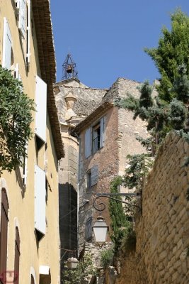 en remontant vers l'glise