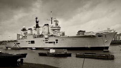 _MG_8446 HMS Illustrious.jpg