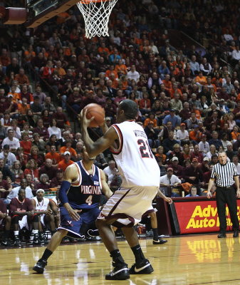 124_uva_vt_feb08.JPG
