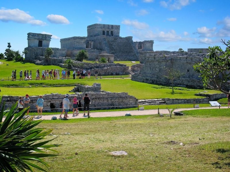 Temple of the Diving God and Castilo, Tulum, Mexico