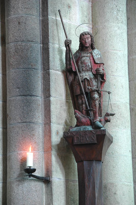 Statue de St Michel - Abbatiale