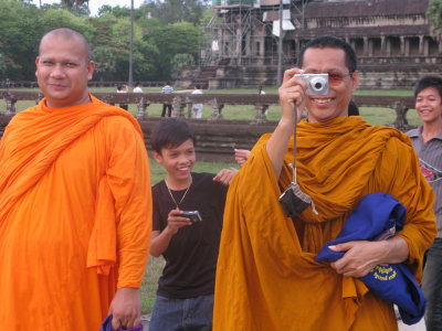 Peaceful fighting in Angkor