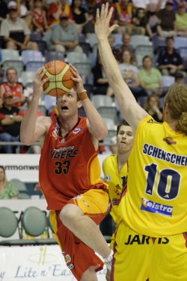 Melbourne Tigers v Adelaide 36ers 27Dec08