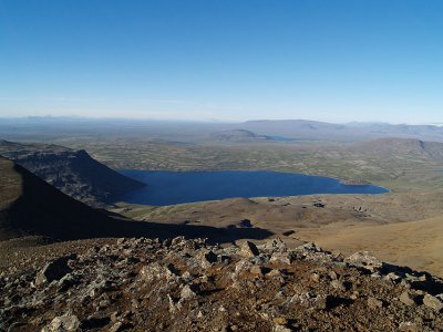 Hvalvatn, anna dpsta stuvatn  slandi 180 m