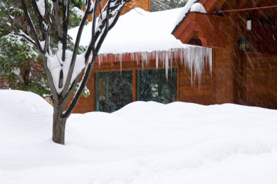 Lake Tahoe House in Snow