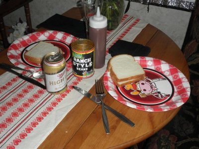 Served with beer, white bread abd cowboy beans