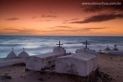 Cemitrio marinho da praia de pedras compridas, Icarai de Amontada, Amontada, Ceara, 5260, 20100626-2.jpg