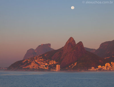 Ipanema-Rio-de-Janeiro-120309-8661.jpg