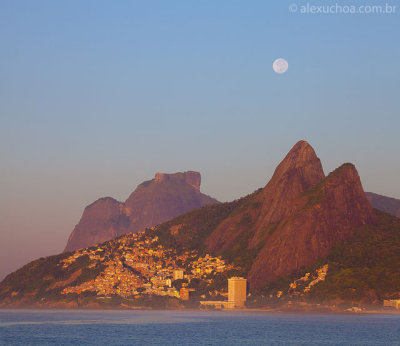 Ipanema-Rio-de-Janeiro-120309-8687.jpg