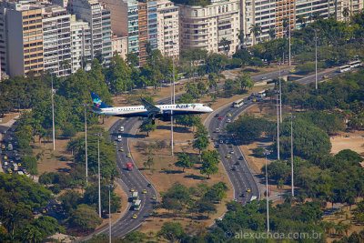 Aviao-aterro-flamengo-Rio-de-Janeiro-120309-8899-Mirante-Pao-de-Acucar.jpg