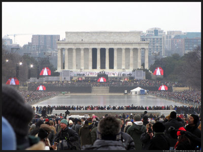 The Lincoln Memorial area is completely packed