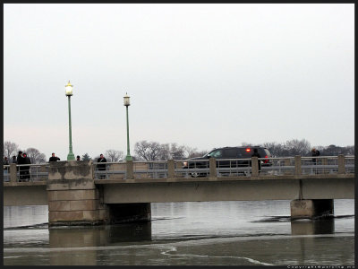 The motorcade rushes out of the scene as soon as the concert is over