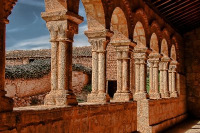 Romanesque Arcade of St. Martín - Rejas