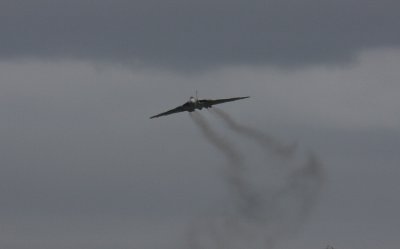 Arrival of  THE VULCAN  XH558