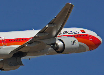 D2-TEF TAAG Angola Airlines Boeing 777-2M2/ER