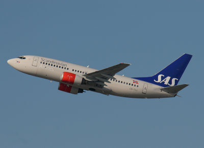 LN-TUJ SAS Boeing 737-705