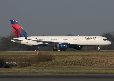 N713TW Delta Air Lines Boeing 757-2Q8
