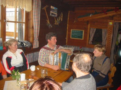 The vert  of sonnenalm playing for customers