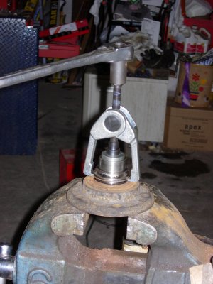 removing bearing inner from hub.JPG