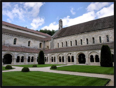 24 Cloisters 84001455.jpg