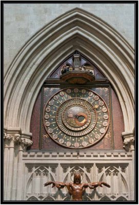 27 Medieval Clock D3011152.jpg