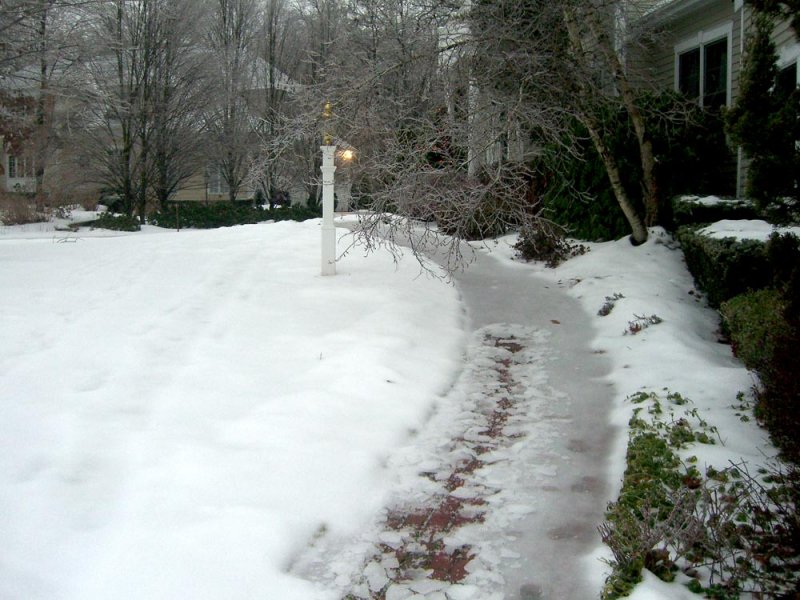 jan_icestorm_shovel.jpg