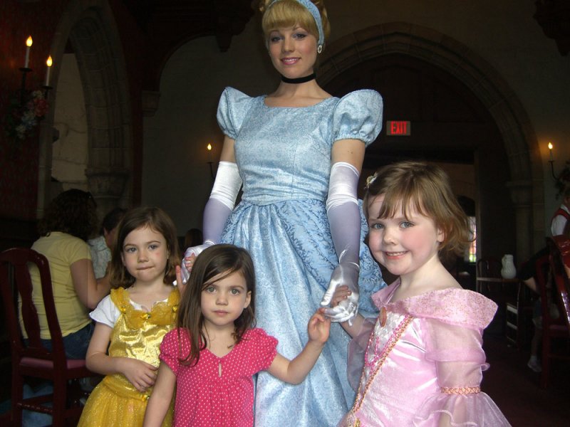 girls_cinderella.jpg